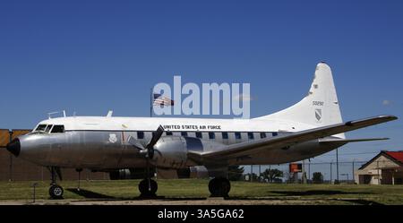 C-131D Samaritan. Zweimotorige US-Militärtransportflugzeuge, hergestellt zwischen 1954 und 1956 von Convair. Die C-131D Samaritan ist die militärische Version der Convair 340-Serie zweimotoriger Verkehrsflugzeuge. Sie wurden hauptsächlich von der USAF (United States Air Force) für die aeromedizinische Evakuierung von Unfallopfern eingesetzt. South Dakota Air and Space Museum. Box Elder, South Dakota, Usa. Stockfoto