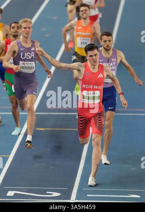 (250323) -- NANJING, 23. März 2025 (Xinhua) -- Jakob Ingebrigtsen (Front) von Norwegen reagiert beim 1500-m-Finale der Männer bei den Leichtathletik-Hallenweltmeisterschaften 2025 in Nanjing, ostchinesischer Provinz Jiangsu, 23. März 2025. (Xinhua/Yang Lei) Stockfoto