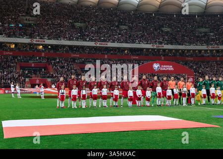 Das polnische Team wird während der Europameisterschaft für das Spiel der FIFA-Weltmeisterschaft 2026 zwischen Polen und Litauen im PGE Narodowy-Stadion ausgetragen. Stockfoto