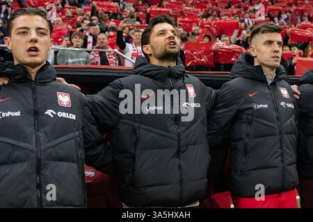 Kacper Urbanski, Bartosz Bereszynski und Krzysztof Piatek aus Polen sind in der Europameisterschaft für die FIFA-Weltmeisterschaft 2026 zwischen Pol zu sehen Stockfoto