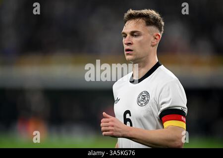 Dortmund, Deutschland. März 2025. Fußball: Nationalliga A, Deutschland - Italien, Play-off-Runde, Viertelfinale, zweite Legs, Signal Iduna Park, Deutschlands Joshua Kimmich. Quelle: Fabian Strauch/dpa/Alamy Live News Stockfoto