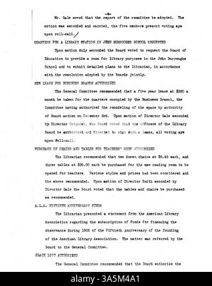 Das Protokoll einer Sitzung des Verwaltungsrats der Minneapolis Public Library 1926, in dem die Diskussionen und Entscheidungen dokumentiert werden, die im Laufe des Jahres getroffen wurden. Stockfoto