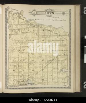 Der „Standardatlas“ des Blue Earth County umfasst detaillierte Karten seiner Dörfer, Städte und Townships, Geschäftsverzeichnisse, Analysen des US-Landvermessungsgebiets sowie Fotos von Beamten und Gebäuden des County. Stockfoto