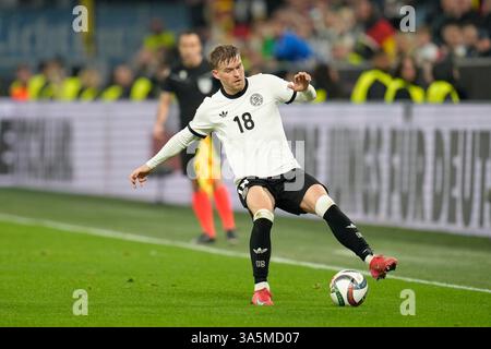 Dortmund, Deutschland. März 2025. Maximilian Mittelstaedt (Deutschland, #18) mit dem Ball Credit: Independent Photo Agency/Alamy Live News Stockfoto