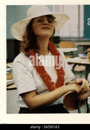 Aurean 85, das Jahrbuch 1985 für die Richfield High School, bietet einen umfassenden Einblick in die Schüler, Lehrer, Vereine, Sportmannschaften und Veranstaltungen des Schuljahres 1984-1985. Stockfoto
