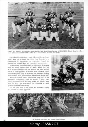 Das Jahrbuch 1963 der Southwest High, The Wagistanian, behandelt die Ereignisse und Einzelpersonen des akademischen Jahres 1962-1963 und dokumentiert Schüler, Lehrer, Schulaktivitäten und Leichtathletik. Stockfoto