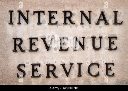 Washington, Usa. März 2025. Das Hauptquartier des Internal Revenue Service (IRS) befindet sich am Sonntag, den 23. März 2025 in Washington, DC. Das IRS nähert sich einer Vereinbarung über Einwanderung und Zolldurchsetzung (ICE), um Daten von mutmaßlichen Einwanderern ohne Papiere auszutauschen. Foto: Bonnie Cash/UPI Credit: UPI/Alamy Live News Stockfoto