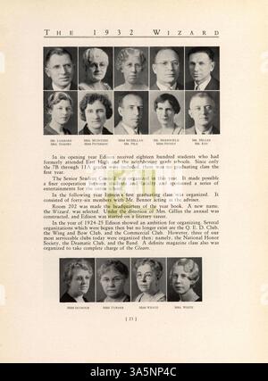 In dieser Ausgabe des Jahrbuchs „Wizard“ von der Edison High School aus dem Jahr 1932 werden wichtige Aspekte des Schülerlebens vorgestellt, darunter akademische Leistungen, Schulathletik und außerschulische Aktivitäten während des akademischen Jahres 1931-1932. Stockfoto