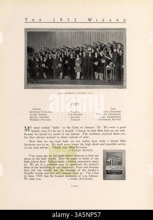 Die Ausgabe 1932 des Wizard Jahrbuchs dokumentiert wichtige Momente und Meilensteine der Edison High School, darunter Sportwettbewerbe, Vereinsversammlungen und Studentenleistungen während des akademischen Jahres 1931-1932. Stockfoto