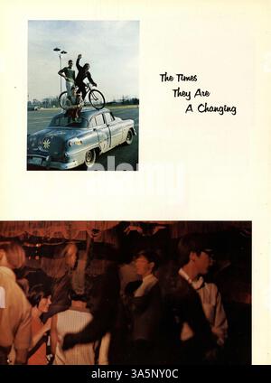 Dieses Jahrbuch der Wayzata High School 1968, „Wayako“, spiegelt das Schuljahr 1967-1968 wider und dokumentiert Schüler, Lehrer, Vereine und Leichtathletik, die Seiten 139 und 140 fehlen. Stockfoto