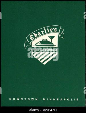 Dieses 1976er-Menü aus Charlie's Cafe Exceptionale präsentiert das Mozart Wiener Abendessen mit Kalbskoteletts, Konzertdaten und das Programm des Minnesota Orchestra. Stockfoto