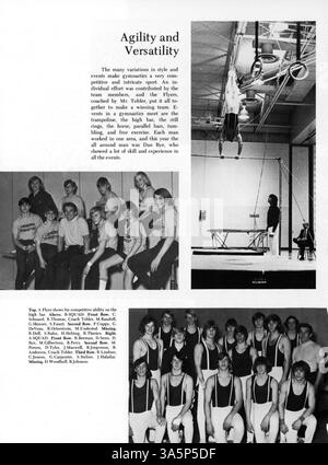 Das Jahrbuch „Contrails“ 1972 der Lindbergh High School beleuchtet die Schüler-, Dozenten-, Sport- und außerschulischen Veranstaltungen des Schuljahres 1971-1972. Stockfoto
