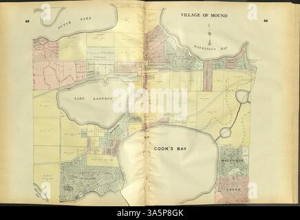 Dieser atlas umfasst Vermessungen und Plattformflächen, die Hennepin County, Minnesota, kartieren, Grundstücksgrenzen, Flächen, Straßen, Flüsse, Seen, Grenzen von Schulbezirken und Straßenbahnlinien, zusammengestellt aus offiziellen Umfragen und Aufzeichnungen. Stockfoto