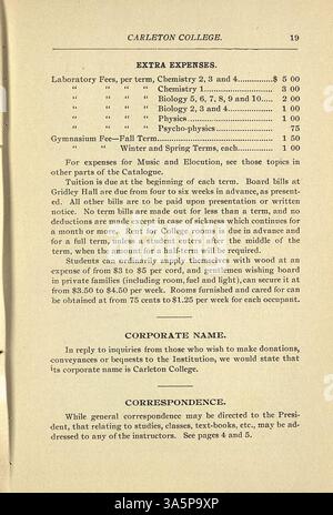 Der Katalog des Carleton College 1896-1897 enthält Auflistungen von Kursen, Dozenten, Studenten und institutionellen Details wie historische Skizzen und Zulassungsvoraussetzungen. Stockfoto