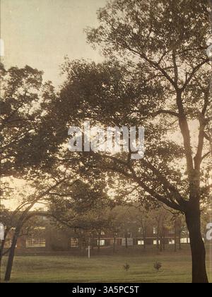 Das Jahrbuch „Antler“ 1965 von der Minnehaha Academy dokumentiert die Schüler, Lehrer, Sportmannschaften, Vereine und bemerkenswerte Ereignisse des Schuljahres 1964-1965. Stockfoto