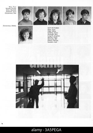 Das Jahrbuch der Hopkins North Junior High 1987 zeigt Schüleraktivitäten, Leichtathletik, akademische Leistungen und Clubs während des Schuljahres 1986-1987. Stockfoto