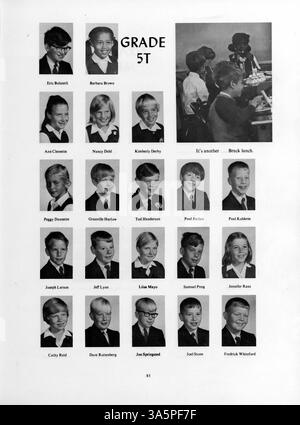 Das Mustang Jahrbuch 1968 der Breck School dokumentiert die akademischen und außerschulischen Höhepunkte, darunter Leichtathletik, Studentenclubs, Lehrkörper und Großveranstaltungen aus dem Schuljahr 1967-1968. Stockfoto