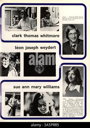 Das Mustang Jahrbuch 1976 zeigt das akademische Jahr 1975-1976 der Breck School, in dem Schüler- und Lehrerleistungen, Schulvereine und Leichtathletik vorgestellt werden. Stockfoto