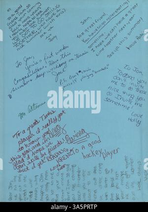 Das Mustang Jahrbuch 1976 der Breck School beleuchtet das Schuljahr 1975-1976 und dokumentiert das Leben der Schüler, die Lehrkräfte, sportliche Leistungen und akademische Veranstaltungen. Stockfoto
