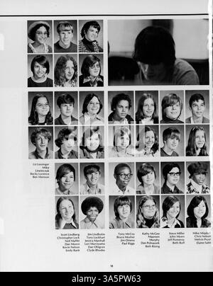 Das Collage Jahrbuch 1975 der Marshall University zeigt Studenten, Lehrer, Leichtathletik, Vereine und wichtige Veranstaltungen des akademischen Jahres 1974-1975. Stockfoto