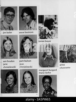 Die Ausgabe 1975 des Collage Jahrbuchs dokumentiert Studenten, Lehrkräfte, Sportmannschaften, Vereine und Veranstaltungen aus dem akademischen Jahr 1974-1975 an der Marshall University. Stockfoto