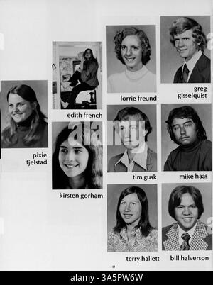 Das Collage Jahrbuch 1975 der Marshall University zeigt das Leben der Schüler, die Lehrkräfte, die Leichtathletik, die Vereine und wichtige Ereignisse aus dem Schuljahr 1974-1975. Stockfoto