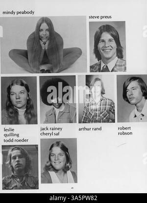 Diese Ausgabe 1975 des Collage Jahrbuchs der Marshall University erfasst Schüler, Lehrer, Sport, Vereine und wichtige Ereignisse aus dem Schuljahr 1974-1975. Stockfoto