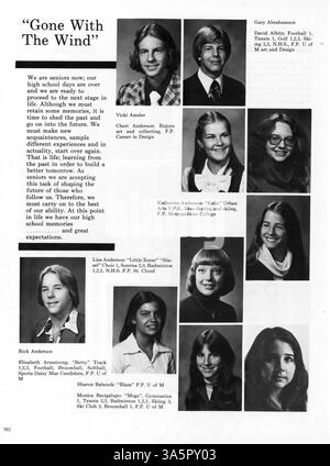 Das Jahrbuch „Hesperian“ 1978 der West High School dokumentiert die Leistungen der Schüler, Leichtathletik, Lehrkräfte, Vereine und wichtige Veranstaltungen aus dem Schuljahr 1977-1978 in Minneapolis. Stockfoto