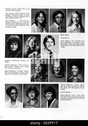 Das „Hesperian“-Jahrbuch 1978 der West High School beleuchtet das Schuljahr 1977-1978 mit Themen wie Schüleraktivitäten, Leichtathletik, Lehrkörper und Schulclubs in Minneapolis. Stockfoto