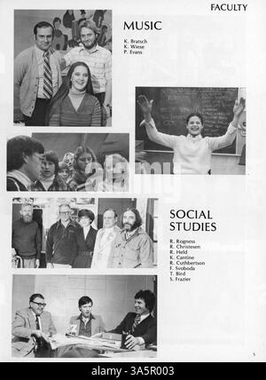 Dieses Jahrbuch 1981 von der Minnetonka East Junior High fängt das Wesen des Schülerlebens, der Vereine, der Leichtathletik und der akademischen Aktivitäten für das Schuljahr ein. Stockfoto