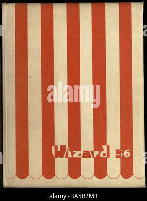 Das Jahrbuch „Wizard“ 1956 der Edison High School dokumentiert das Leben der Schüler, die Lehrkräfte, die Vereine, sportliche Ereignisse und bemerkenswerte Ereignisse aus dem Schuljahr 1955-1956. Stockfoto