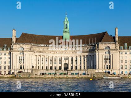 County Hall am Südufer der Themse, Lambeth, London, England, Großbritannien, fertiggestellt 1922 Stockfoto