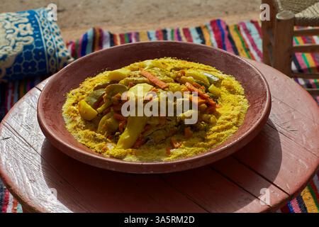 Traditionelles marokkanisches Couscous in der Wüste Stockfoto