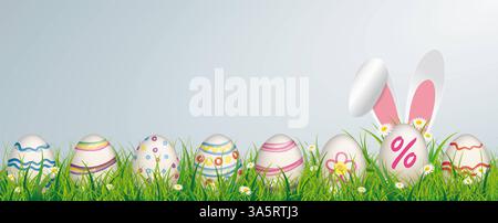 Natürliche Ostereier Prozent Osterkaninchen Ohren graue Kopfzeile Weiße Blumen im Gras mit farbigen ostereiern auf dem grauen Hintergrund. Stockfoto
