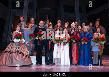 Premiere Elisabeth AMSTERDAM, NIEDERLANDE - 23. MÄRZ: Besetzung von Elisabeth während der Premiere Elisabeth am Delamar Theater am 23. März 2025 in Amsterdam, Niederlande. Foto: Marcel Koch/BSR Agency 75497698.jpg Amsterdam Delamar Theater Niederlande Inhalte können nicht direkt oder indirekt über Dritte in den Niederlanden weiterverbreitet werden. Copyright: XBSRxAgencyx Stockfoto