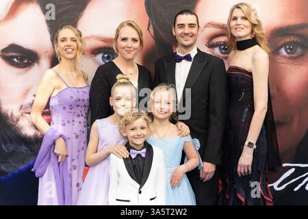 Premiere Elisabeth AMSTERDAM, NIEDERLANDE - 23. MÄRZ: Während der Premiere Elisabeth am Delamar Theater am 23. März 2025 in Amsterdam, Niederlande. Foto: Silas Tahapary/BSR Agency 75501019.jpg Amsterdam Delamar Theater Niederlande Inhalte können nicht direkt oder indirekt über Dritte in den Niederlanden weiterverbreitet werden. Copyright: XBSRxAgencyx Stockfoto