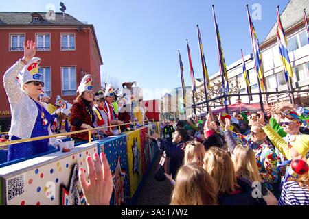 Mainz, Deutschland. März 2025. Rosnemontag, der Karneval der Mainzer Stadt. Stockfoto