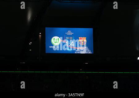 Wolfsburg, Deutschland. März 2025. Wolfsburg, 19. März 2025: Das Ergebnis des UEFA Women's Champions League Spiels zwischen dem VfL Wolfsburg und dem FC Barcelona in der VfL Wolfsburg Arena in Wolfsburg. (Qianru Zhang/SPP) Credit: SPP Sport Press Photo. /Alamy Live News Stockfoto