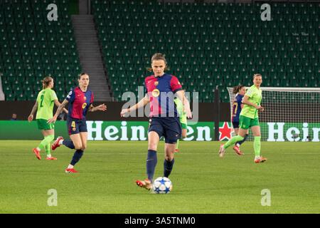 Wolfsburg, Deutschland. März 2025. Wolfsburg, 19. März 2025: Während des UEFA Women's Champions League Spiels zwischen dem VfL Wolfsburg und dem FC Barcelona in der VfL Wolfsburg Arena in Wolfsburg. (Qianru Zhang/SPP) Credit: SPP Sport Press Photo. /Alamy Live News Stockfoto