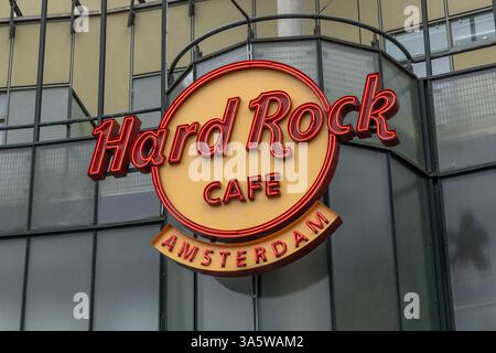 Amsterdam, Niederlande. 16. März 2024. Hard Rock Cafe Amsterdam Neonschild-Logo. Stockfoto