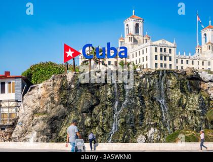 Das historische Hotel Nacional de Cuba liegt auf einem Hügel mit Blick auf den Hafen. Havanna, Kuba. Stockfoto