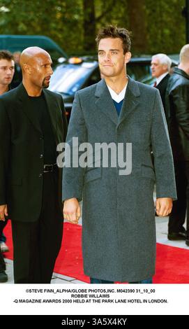 OKTOBER 31, 2000 - LONDON, GROSSBRITANNIEN - Â STEVE FINN ALPHA/ M042390 31 10 00.ROBBIE WILLAIMS.-Q MAGAZINE AWARDS 2000 IM PARK LANE HOTEL IN LONDON. (Kreditbild: © Globe Photos/ZUMAPRESS.com) Stockfoto