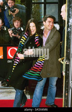OKTOBER 31, 2000 - LONDON, GROSSBRITANNIEN - Â STEVE FINN ALPHA M042390 31 10 00..-Q MAGAZINE AWARDS 2000 IM PARK LANE HOTEL IN LONDON. (Kreditbild: © Globe Photos/ZUMAPRESS.com) Stockfoto