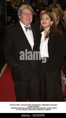 Februar 2001 - London, Großbritannien - Â STEVE FINN ALPHA/ DM043394 25.02.2001.ALAN PARKER.-ORANGE BRITISH ACADEMY FILM AWARDS 2001 (BAFTA 2001).AT THE ODEON, LEICESTER SQUARE, LONDON(Credit Image: © Globe Photos/ZUMAPRESS.com) Stockfoto