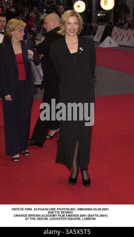 Februar 2001 - London, Großbritannien - Â STEVE FINN ALPHA/ DM043394 25.02.2001.ANETTE BENING.-ORANGE BRITISH ACADEMY FILM AWARDS 2001 (BAFTA 2001).AT THE ODEON, LEICESTER SQUARE, LONDON(Credit Image: © Globe Photos/ZUMAPRESS.com) Stockfoto
