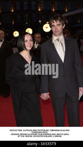 Februar 2001 - London, Großbritannien - Â STEVE FINN ALPHA/ DM043394 25.02.2001.CHRISTINA RICCI.-ORANGE BRITISH ACADEMY FILM AWARDS 2001 (BAFTA 2001).AT THE ODEON, LEICESTER SQUARE, LONDON(Credit Image: © Globe Photos/ZUMAPRESS.com) Stockfoto