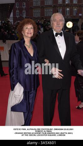 Februar 2001 - London, Großbritannien - Â STEVE FINN ALPHA/ DM043394 25.02.2001.ROBERT ALTMAN.-ORANGE BRITISH ACADEMY FILM AWARDS 2001 (BAFTA 2001).AT THE ODEON, LEICESTER SQUARE, LONDON(Credit Image: © Globe Photos/ZUMAPRESS.com) Stockfoto