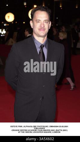 Februar 2001 - London, Großbritannien - Â STEVE FINN ALPHA/ DM043394 25.02.2001.TOM HANKS.-ORANGE BRITISH ACADEMY FILM AWARDS 2001 (BAFTA 2001).AT THE ODEON, LEICESTER SQUARE, LONDON(Credit Image: © Globe Photos/ZUMAPRESS.com) Stockfoto