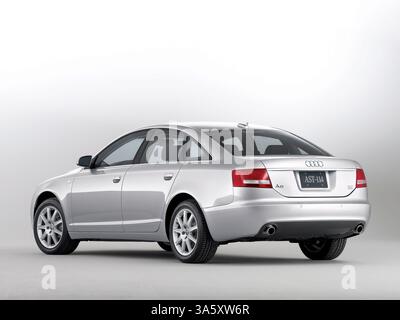 November 2004; Los Angeles, CA, USA; der 2005 Audi A6. Stockfoto