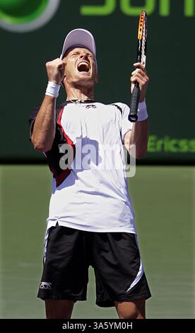 6. April 2008: Nikolay Davydenko, aus Russland, reagierte nach dem Sieg gegen Rafael Nadal aus Spanien bei den Sony Ericsson Open der Männer in Key Biscayne, Florida, am Sonntag, den 6. April 2008. (Patrick Farrell/Miami Herald/MCT) (Kreditbild: © Patrick Farrell/MCT/ZUMAPRESS.com) Stockfoto